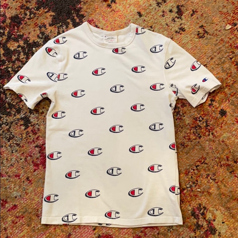 - Champion t shirt - Picture 3 of 5